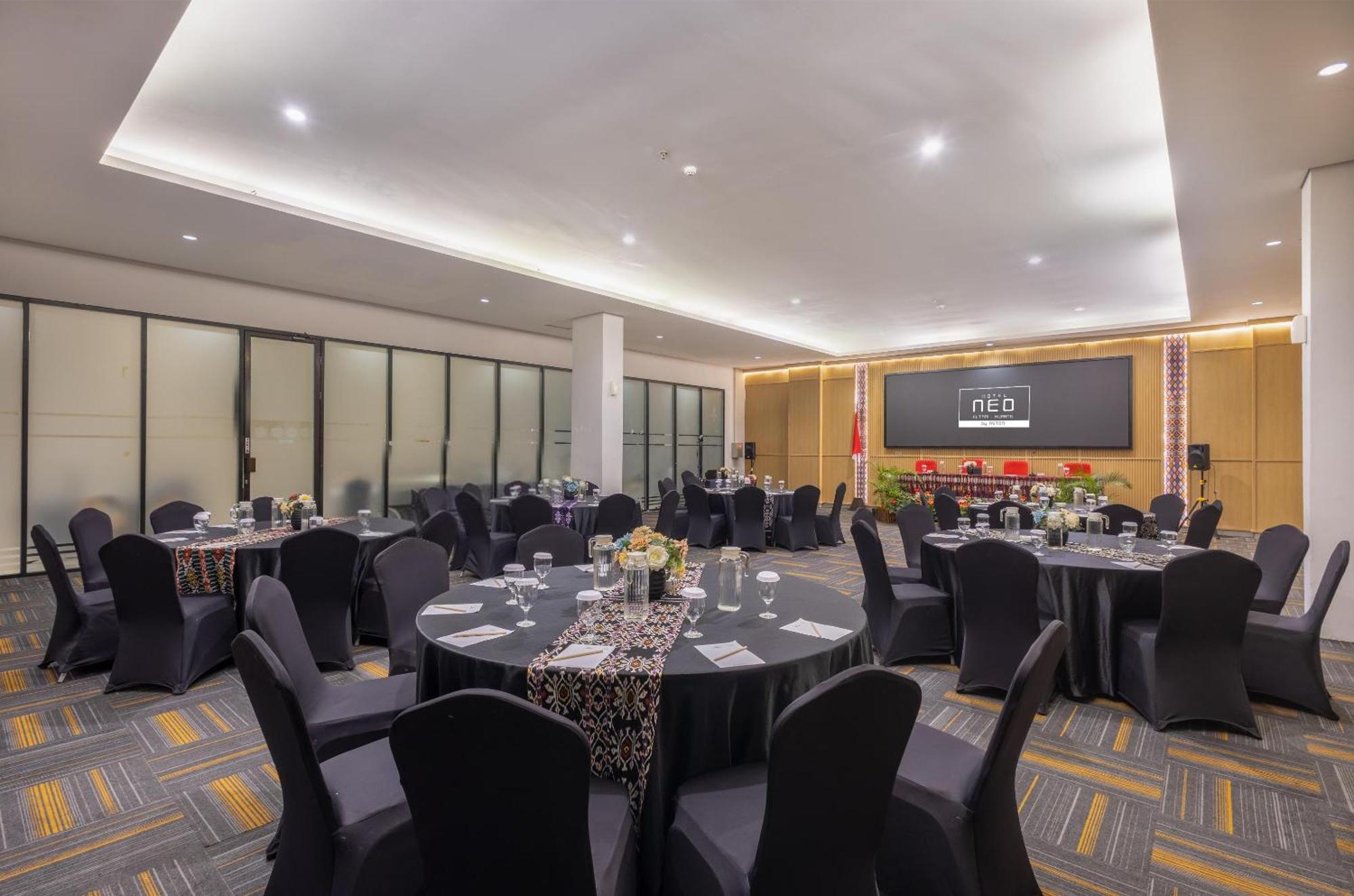 Hotel Neo Eltari Kupang By Aston Exterior foto