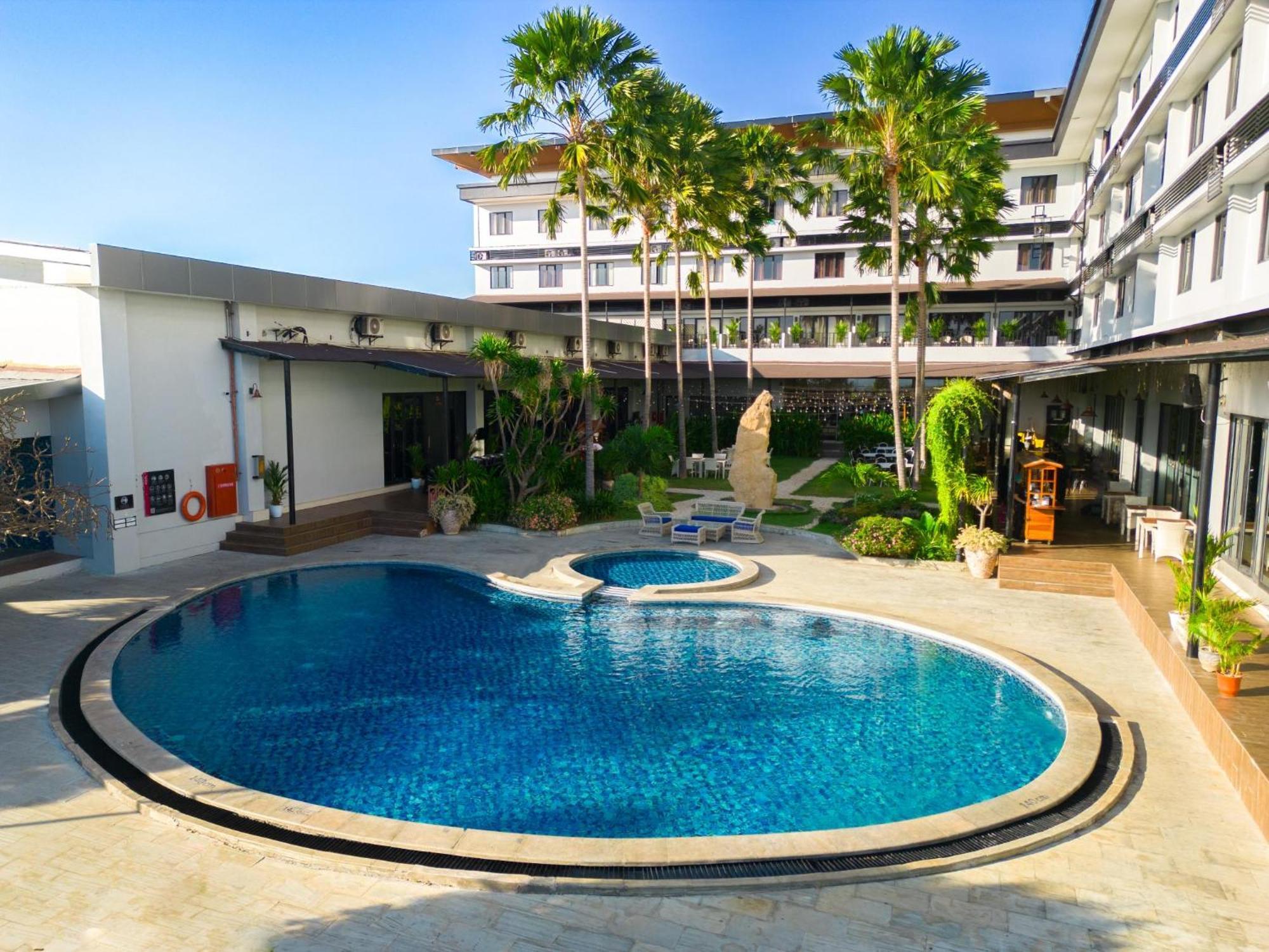 Hotel Neo Eltari Kupang By Aston Exterior foto
